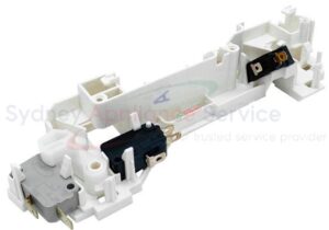 SAMSUNG MICROWAVE BODY LATCH ASSY - DE96-00115C
