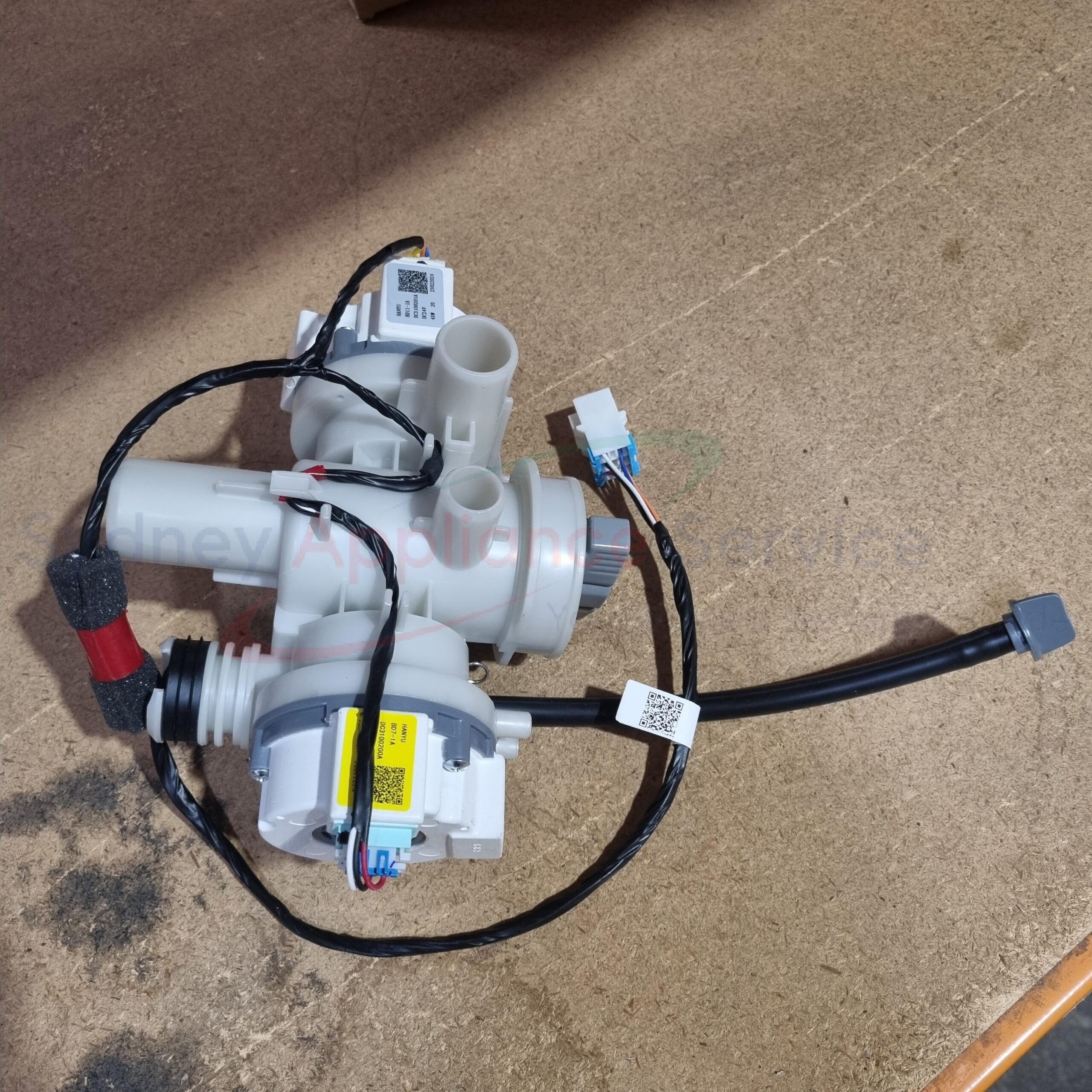 SAMSUNG WASHING MACHINE PUMP DRAIN ASSY - DC97-22557E - DC97-22557E - Part for - - Models: 0000, 0001, WF18B9600KV/SA SAMSUNG WASHING MACHINE PUMP DRAIN ASSY - DC97-22557E - DC97-22557E - Part for - - Models: 0000, 0001, WF18B9600KV/SA