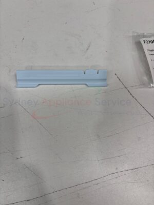 HITACHI COVER(AXIS ICE TRAY) - R-G6700D 015